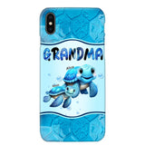 Personalized Grandma Turtles with Kid Name Ocean Background Gift For Grandma Phonecase 23JUN-HN30