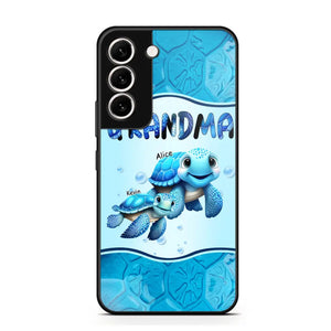 Personalized Grandma Turtles with Kid Name Ocean Background Gift For Grandma Phonecase 23JUN-HN30